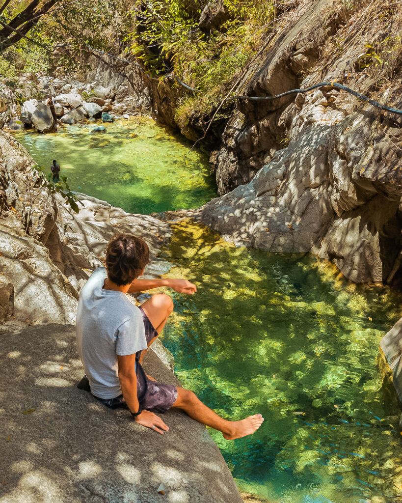 Exploración de Cascadas en la  Jungla